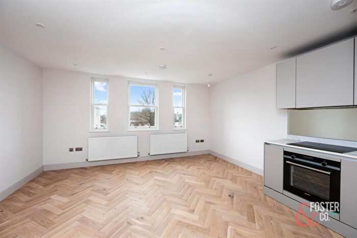2 Bedroom Apartment To Rent In Clarendon Villas, Hove, BN3