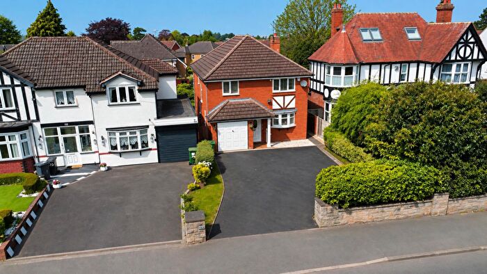 4 Bedroom Detached House For Sale In Ham Lane, Stourbridge, DY9