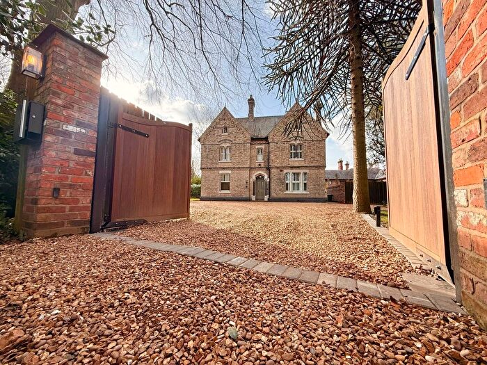 8 Bedroom Detached House For Sale In Ackers Road, Stockton Heath, WA4