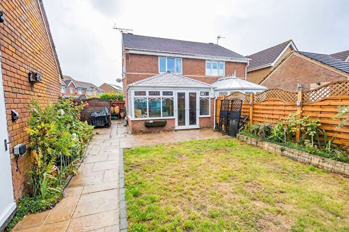 3 Bedroom Semi-Detached House For Sale In Cherry Tree Drive, South Ockendon, RM15