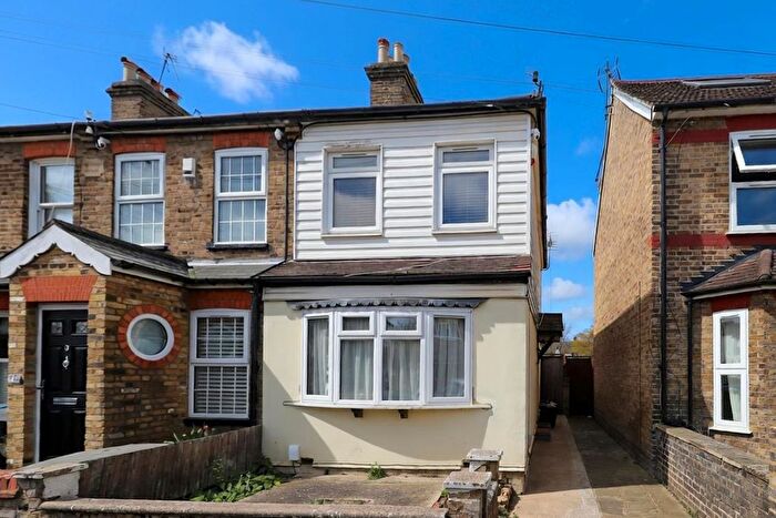 2 Bedroom End Of Terrace House For Sale In Heath Road, Hillingdon, UB10