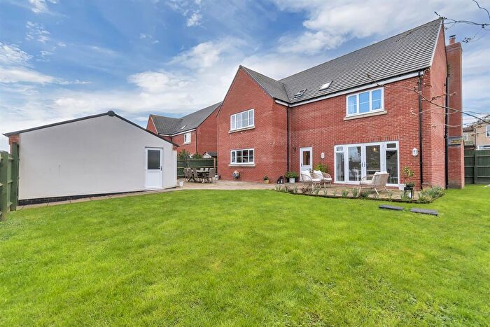 5 Bedroom Detached House For Sale In Hengoed, Oswestry, SY10