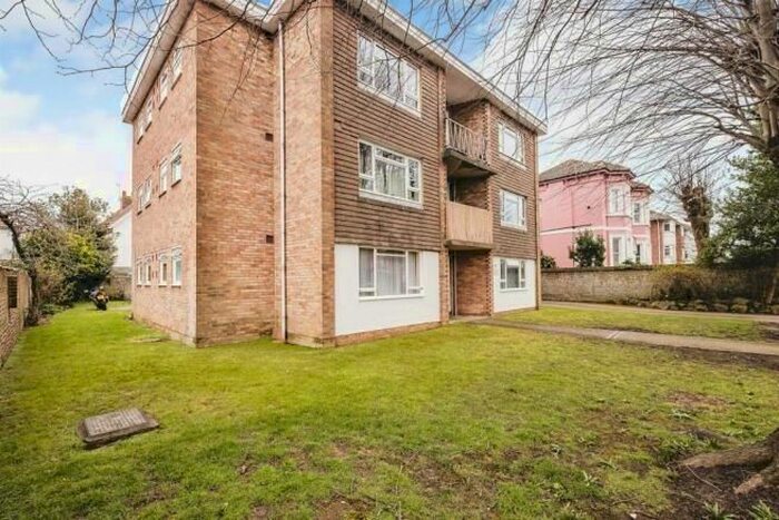 1 Bedroom Studio To Rent In Victoria Road, Worthing, BN11