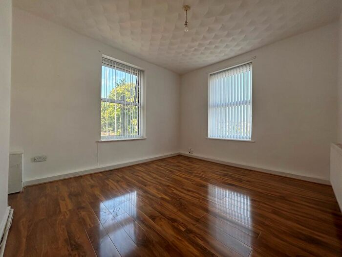 2 Bedroom Flat To Rent In Prescot Road, L7