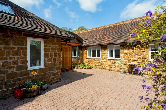 2 Bedroom Detached House For Sale In Banbury Road, Chacombe, OX17