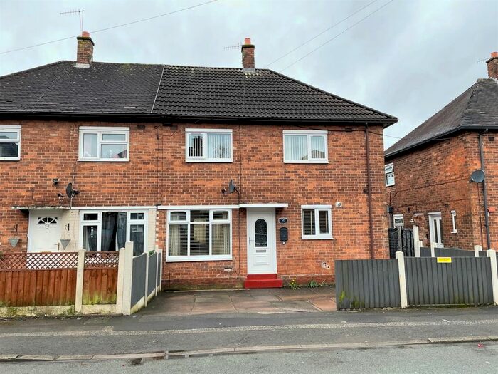 3 Bedroom Semi-Detached House For Sale In Brewester Road, Stoke-On-Trent, ST2