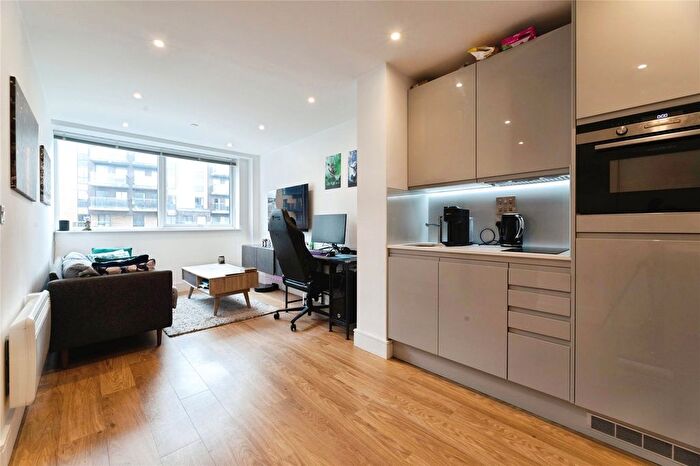 1 Bedroom Flat To Rent In South Street, Romford, RM1