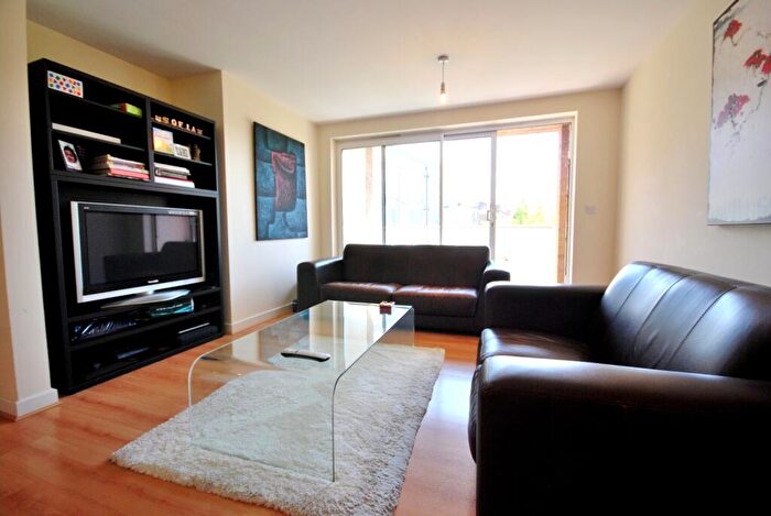 2 Bedroom Flat To Rent In East Dulwich Road East Dulwich, SE22