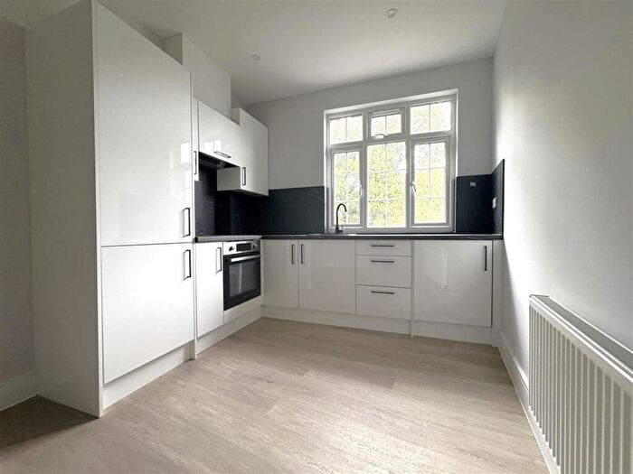 2 Bedroom Flat To Rent In High Street, Beckenham, BR3