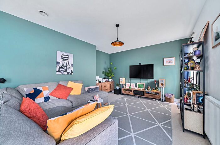 2 Bedroom Flat For Sale In Magnolia House, Spelthorne Grove, Sunbury-On-Thames, TW16