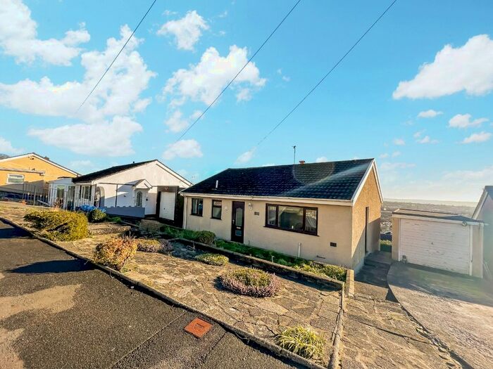 3 Bedroom Detached Bungalow For Sale In Pennant Road, Llanelli, Carmarthenshire SA14