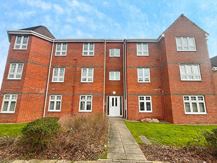 2 Bedroom Flat For Sale In Ashover Road, Kenton, Newcastle Upon Tyne, NE3