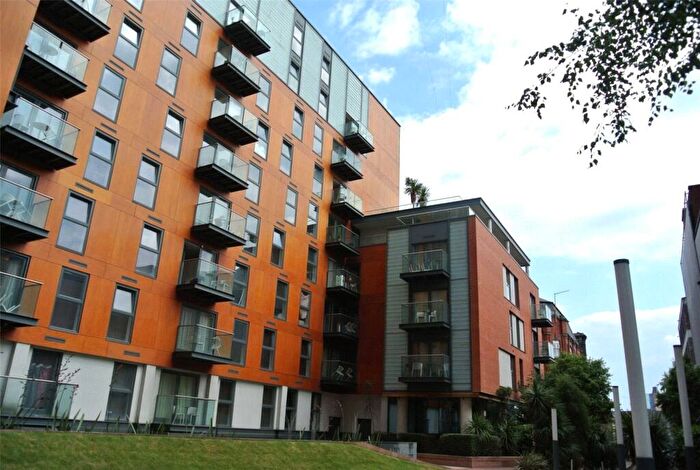 2 Bedroom Apartment To Rent In Skyline Central, Goulden Street, Manchester City Centre, Greater Manchester, M4