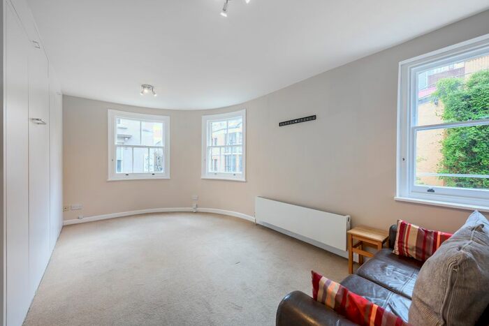 Studio To Rent In Weston Street, London, SE1