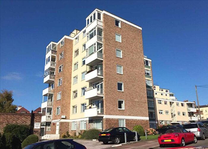 2 Bedroom Apartment To Rent In Leigh On Sea, SS9