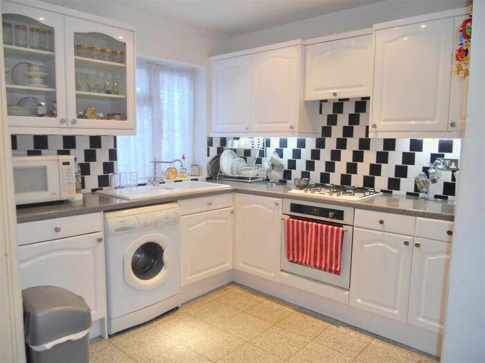 2 Bedroom Terraced House To Rent In Falkland Avenue, London, N11