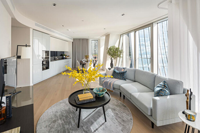 2 Bedroom Flat To Rent In Newfoundland Place, Canary Wharf, E14