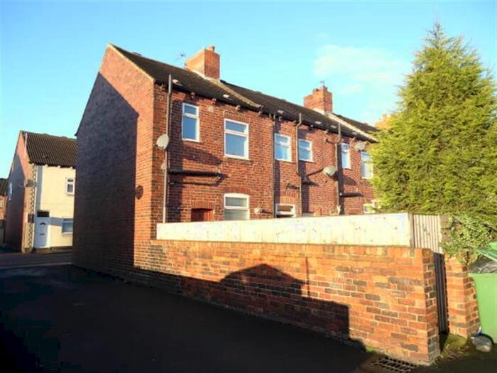 2 Bedroom End Of Terrace House To Rent In Grafton Street, Castleford, WF10
