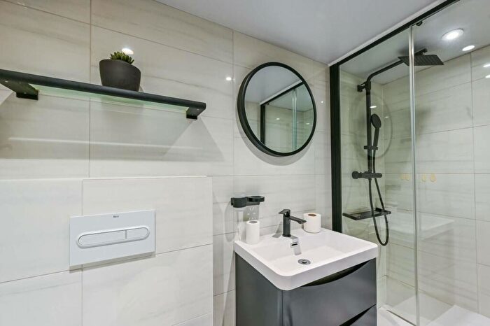 Studio To Rent In Oakley Square, Camden, London, NW1