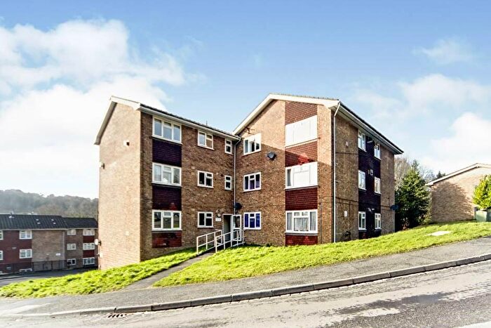 2 Bedroom Flat To Rent In Partridge Knoll, Purley, CR8