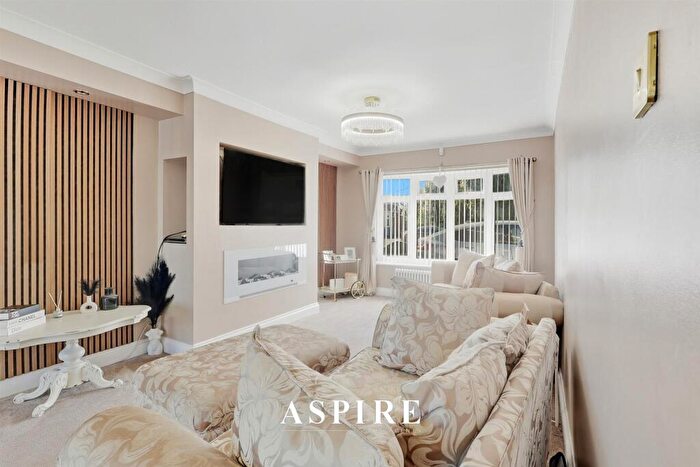 3 Bedroom Semi-Detached House For Sale In Video Presentation Inside - Hawkesbury Close, Canvey Island, SS8