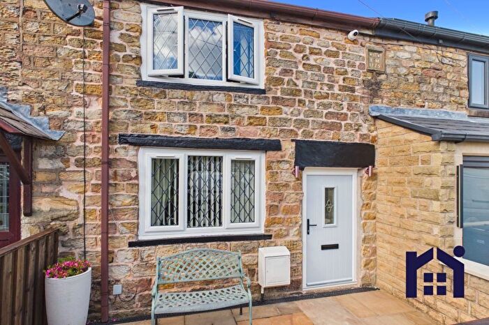 2 Bedroom Cottage To Rent In Whitehall Lane, Blackrod, BL6