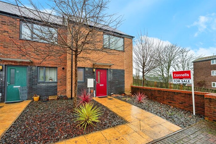 2 Bedroom End Terrace House For Sale In Goldrill Way, Worcester, WR4