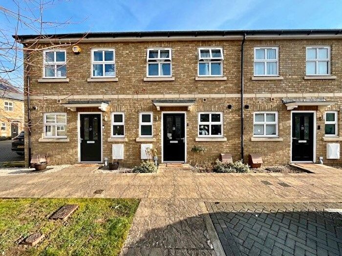 2 Bedroom Property To Rent In Timms Close, Aylesbury, HP20