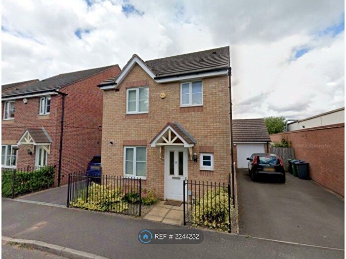3 Bedroom Detached House To Rent In Summerton Road, Oldbury, B69