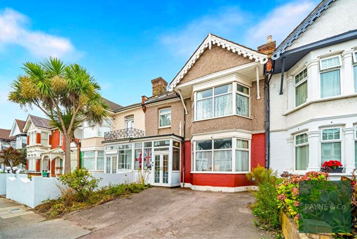 3 Bedroom Terraced House For Sale In Clarendon Gardens, Ilford, IG1