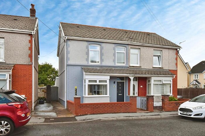 3 Bedroom Semi-Detached House For Sale In Bonllwyn, Ammanford, Carmarthenshire, SA18