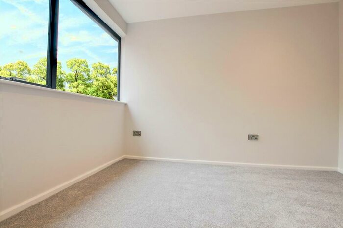 1 Bedroom Apartment To Rent In Finchampstead Road, Wokingham, Berkshire, RG40