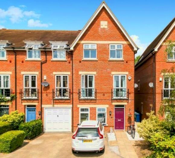 4 Bedroom Terraced House To Rent In The Waterways, Summertown, OX2