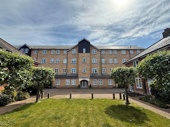 2 Bedroom Apartment For Sale In The Strand, West Allington, Bridport, DT6