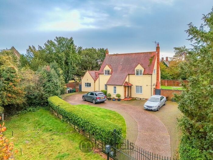 4 Bedroom Detached House For Sale In School Hill, Birch, Colchester, CO2