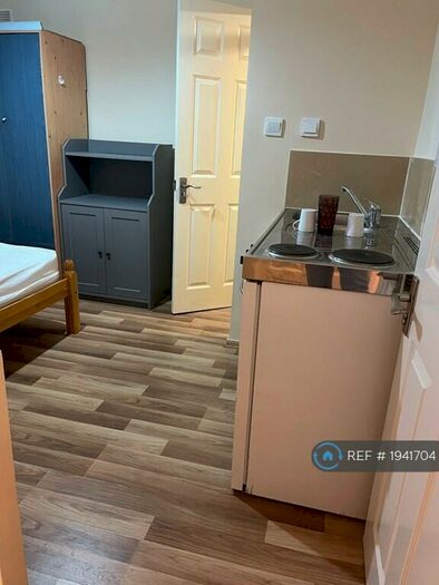 Studio To Rent In Russet Crescent, London, N7