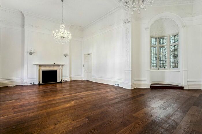 3 Bedroom Flat To Rent In Albert Court, Prince Consort Road, London, SW7