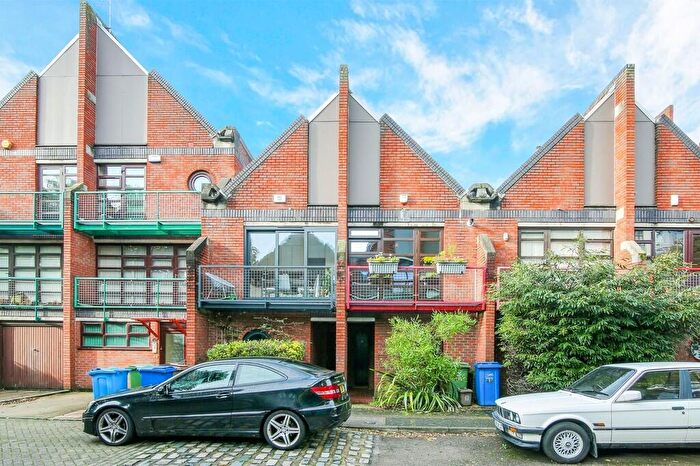 2 Bedroom Terraced House To Rent In Elephant Lane, London, SE16