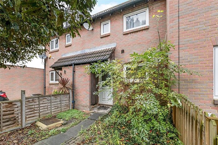 2 Bedroom Terraced House For Sale In Emerald Close, London, E16