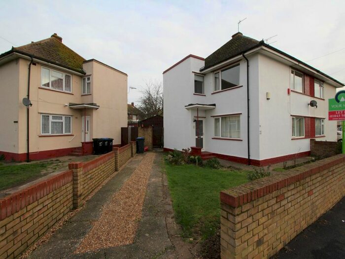 3 Bedroom Semi-Detached House To Rent In St. Johns Avenue, Ramsgate, Kent, CT12