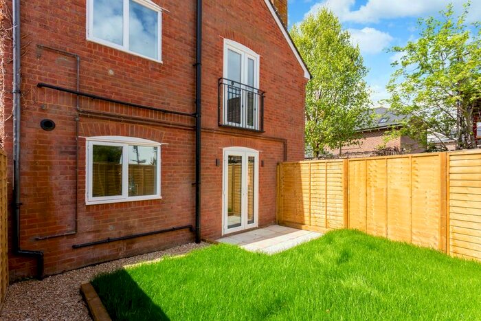 2 Bedroom Flat To Rent In London Road, Marlborough, SN8