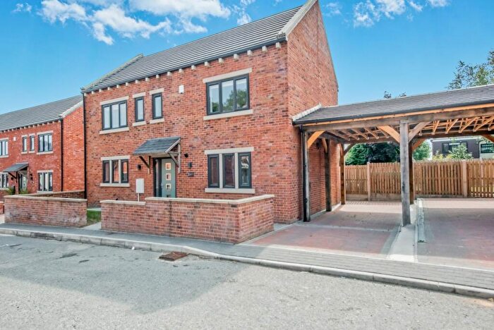 4 Bedroom Detached House For Sale In Dreslintone Close, Nethertown, Drighlington, West Yorkshire, BD11