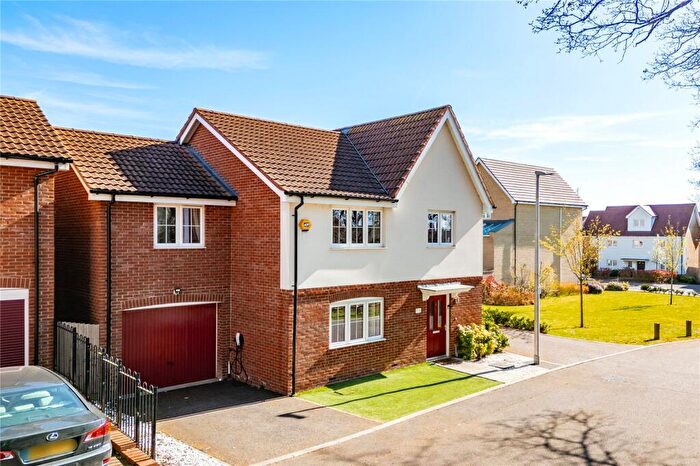 4 Bedroom Detached House For Sale In Birnam Crescent, Chigwell, IG7