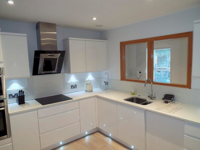 3 Bedroom Apartment To Rent In Peveril Drive, The Park, Nottingham, NG7