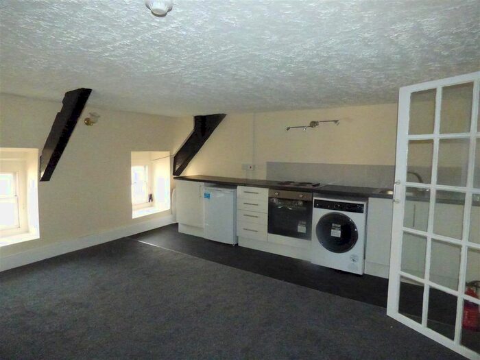 2 Bedroom Flat To Rent In Flat, High Street, Haverfordwest, SA61
