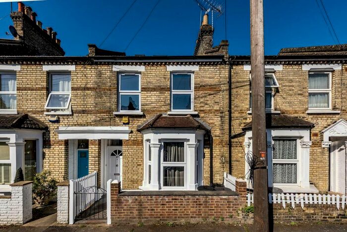 4 Bedroom Property To Rent In Purcell Crescent, London, SW6