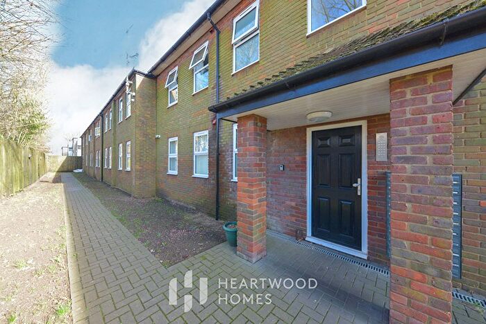 1 Bedroom Flat For Sale In Porters Wood, St. Albans, AL3