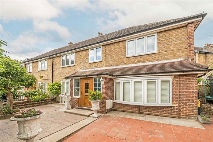 4 Bedroom Property To Rent In Stanley Road, Teddington, TW11