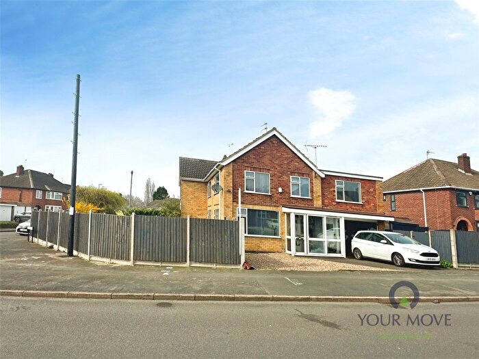 5 Bedroom Link Detached House For Sale In Carlton Drive, Wigston, Leicestershire, LE18