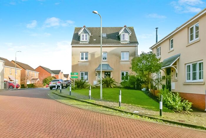 4 Bedroom Detached House For Sale In Kingfisher Road, North Cornelly, Bridgend, CF33